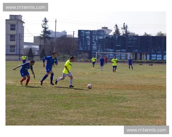 激情四射的公司足球友谊赛盛典点燃团队协作与奋斗新无限澎湃活力